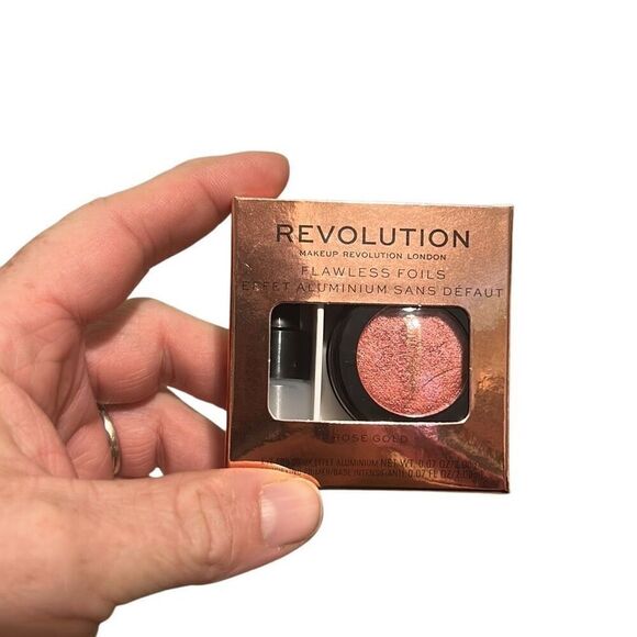 Makeup Revolution Flawless Foils Eyeshadow Palette Glitter & Metallic Shades ros - Picture 1 of 3